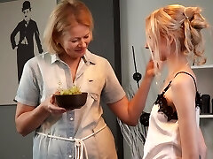 Diana luvs while gently licking Mika's dripping pussy - HD Diana luvs while gently licking Mika's dripping pussy - HD