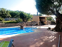 Big Culo Amateur Wife Is Very Hot to Fuck Hard in the Pool