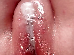 Homemade massage ended with orgasm and jizz on pussy