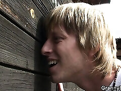 He finds and bangs blonde granny in the switching room He finds and bangs blonde granny in the switching room