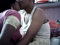 Indian house wife lips kissing donk