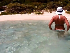 Mature Damsel Exposing Her Hairy Pussy Underwater Mature Damsel Exposing Her Hairy Pussy Underwater