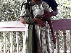 Desi ladaki ne zule par baitkar apane school teacher ke sath kiya Ganda kam