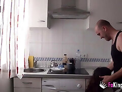 I'm stranded in a city I don't know, but I'm Very Crazy! I'm stranded in a city I don't know, but I'm Very Crazy!