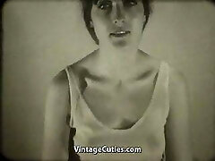 Honey Films Herself Masturbating (1960s Vintage) Honey Films Herself Masturbating (1960s Vintage)