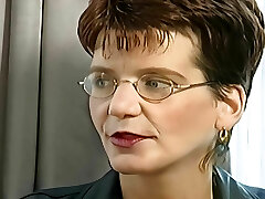 omi steht auf porno castings und geniesst den grossen fake penis in ihrer pussy omi steht auf porno castings und geniesst den grossen fake penis in ihrer pussy