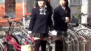 Oriental voyeur satisfies fetish with teenage thighs