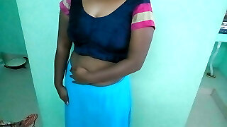 Sizzling tamil aunty in blouse 