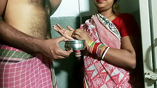 Sasur Ne Bahu Se Bola Pith Pe Oil Laga Do, Fir Gate Par Hi Chod Diya Sasur Ne Bahu Se Bola Pith Pe Oil Laga Do, Fir Gate Par Hi Chod Diya