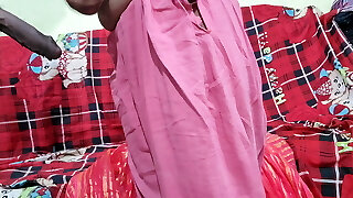 Sasur ne apne bhahu koi tabiyat dakhane ke bahane chood diya Sasur ne apne bhahu koi tabiyat dakhane ke bahane chood diya