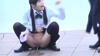 Japanese teenagers piss Japanese teenagers piss