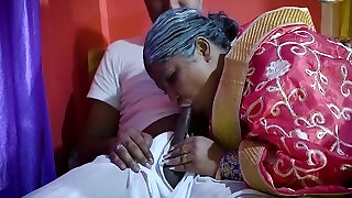 德西印度村年长的家庭主妇铁杆他妈的与她的老丈夫完整的电影（孟加拉语有趣的谈话）