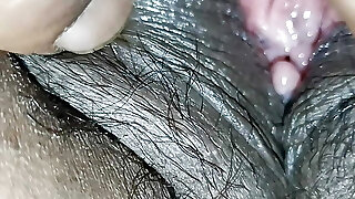 Seema bhabhi Desi fleshy hairy pussy yummy