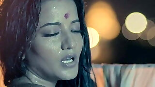 Super Hot sexy Bhabi with big boobs has romance with Thakur