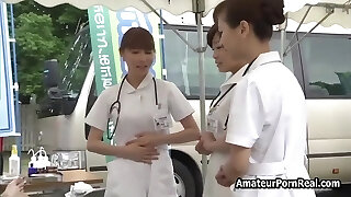 asiático japonés bellezas enfermeras follada por los clientes en el hospital