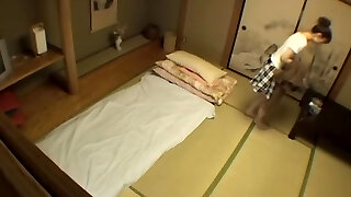 Irrésistible Japonais bimbo baisée dans voyeur massage vidéo