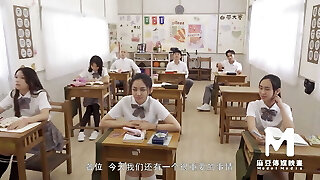 Model tv - cute asian teen get poke in the classroom