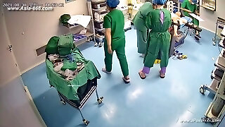 podglądający pacjent szpitala.15