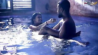 la tua stella sudipa hardcore cazzo con il suo fidanzato in piscina (hindi audio)