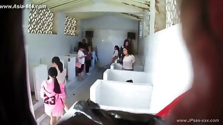 asian girls go to toilet.306