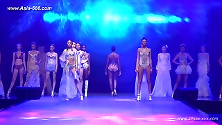 Chinese model in sexy lingerie display.20 Chinese model in sexy lingerie display.20