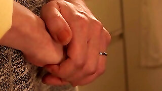 M625G10 son spotted a perverted bare onanism as a son, and fell into a son's sexual treatment.