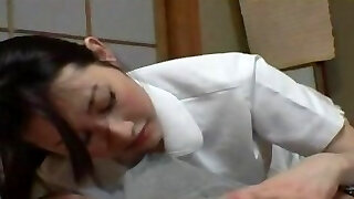 Busty Giapponese babe inchiodato dopo un massaggio