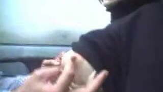 两名日本帅哥美女获得搞砸在一辆面包车DM720