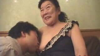Giapponese nonna godere del sesso