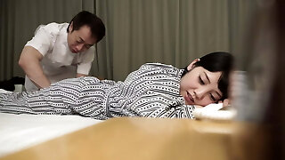 MILF Gets High-Intensity Massage from Middle-Elder Man with Lots of Practice in Sensitive Areas