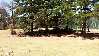 Asiatische Golfmaedchen bekommen extra Trainingsstunde