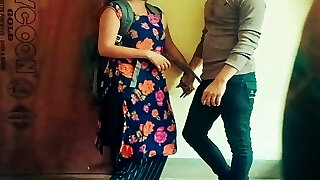 Desi college female tuition me aake kya mast chudwati hai