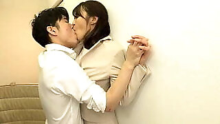 生徒との禁断絶頂セックスで理性のブレーキが壊れた熟女教師 休みの日には自宅に連れ込み朝まで激しく生性交 最終的には弱みを握られ男子生徒全員の性処理係に&hellip 水上由紀恵 生徒との禁断絶頂セックスで理性のブレーキが壊れた熟女教師 休みの日には自宅に連れ込み朝まで激しく生性交 最終的には弱みを握られ男子生徒全員の性処理係に&hellip 水上由紀恵