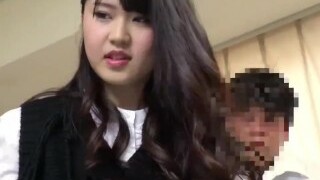 SVDVD-795 羞恥 新任女教師が学習教材にされる男子校の性教育生徒の目の前で無遠慮な指が膣に挿入