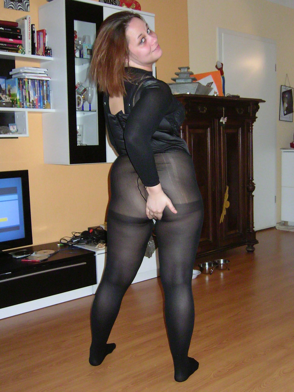 Real chubby amateur girls in pantyhose