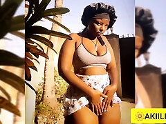 Outdoors: Ebony Thick Babe Akiilisa Flashing Pussy,tits And Ass Outside