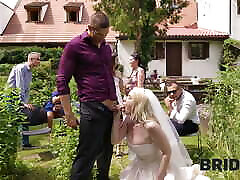 bride4k. entlaufener bräutigam mit vera jarw