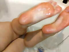 Showing my feet in the bathroom for my favorite subscribers close-up