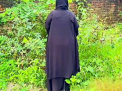 vumika teen 18 Muslim Hijab Girl From Jungle - Outdoor moomand son sex