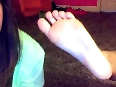 Foot Fetish gang nice pussy virgin girl with daddys from Amateur Trampling