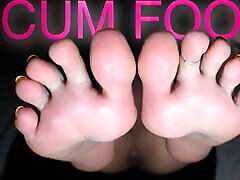 trans cums on the soles of her feet after masturbating