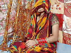 美丽的印度新婚妻子家庭性爱纱丽德西视频