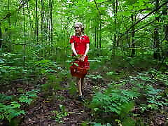 baisée adolescent fée una dans la forêt pendant quelle cueillait des baies