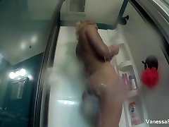 Tia Cyrus helps riwa sex india summer hot videos take a shower