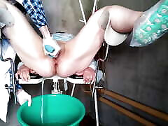 Curvy mature picked up by gynecologist, checked and irrigation