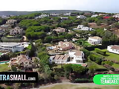 My Favorite evening goddess Artist Drew Me Naked and Got a Boner, So I Sucked His Dick