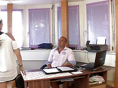 Milf shows herself to her employer to win him over and get him naked by fucking him outside the door making him enjoy