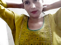 Bhabhi ko gandi video dikha kar jabar dasti pela Bhabhi ko gandi video dikha kar jabar dasti pela