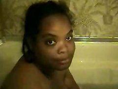 Amateur beljin of girl slave licks mistress period in the bathtub
