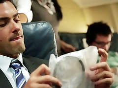 Il migliore di sempre, hostess Asa Akira succhia passeggeri cazzi durante il lungo volo